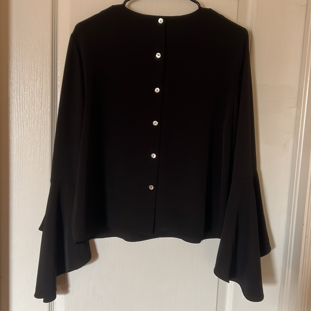 Black Flowy Long Sleeve Too w/ Back Buttons